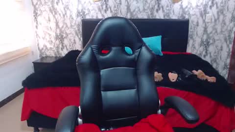 Snapshot of anabella_thompson chatting on 11.22.25 Anabella online show from 11.22.25