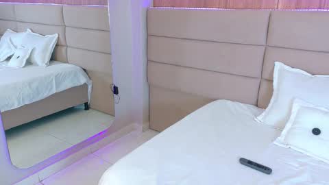 Snapshot of anabelleray chatting on 11.22.25 anabelleray online show from 11.22.25