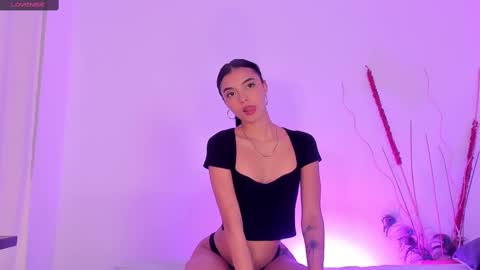 Snapshot of anabelwolf chatting on 02.25.25 ANABEL WOLF online show from 02.25.25