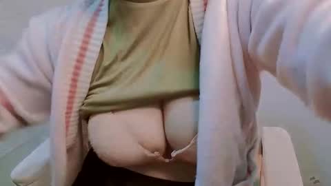 Snapshot of anacutieee chatting on 02.10.26 anacutieee online show from 02.10.26