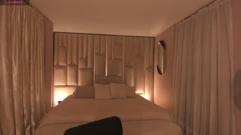 Snapshot of anadurant chatting on 09.10.25 Ana online show from 09.10.25