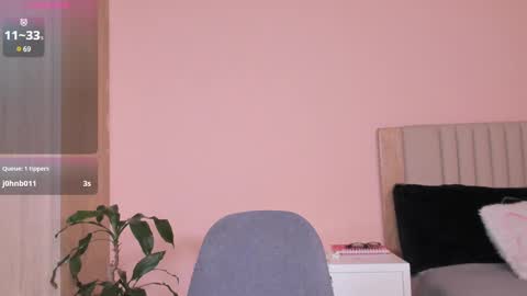 Ana Henao or Annie... Follow me ahenaocb Insta  X online show from 03.08.25