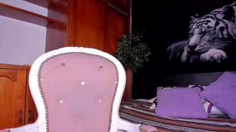 Snapshot of anahi__18 chatting on 01.08.25 Anahi online show from 01.08.25