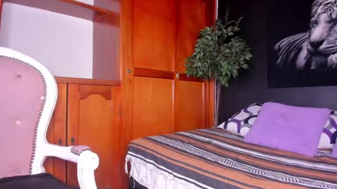 Snapshot of anahi__18 chatting on 01.29.25 Anahi online show from 01.29.25