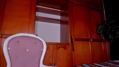 Snapshot of anahi__18 chatting on 11.26.25 Anahi online show from 11.26.25