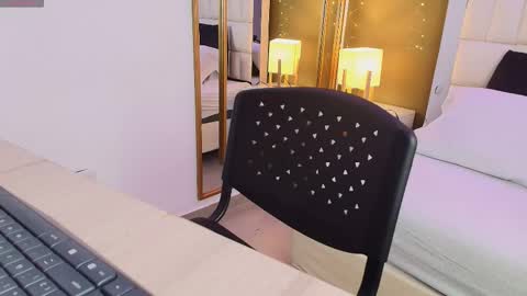 Anahi  online show from 10.07.25