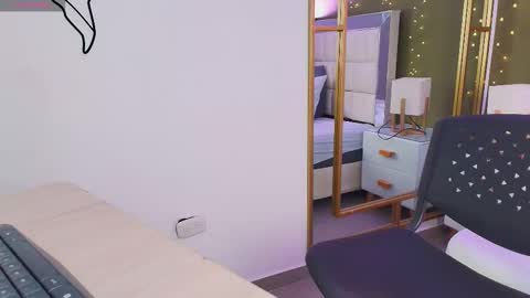 Anahi  online show from 10.09.25