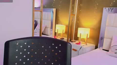 Anahi  online show from 10.15.25