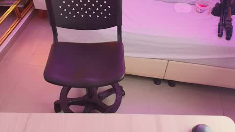 Anahi  online show from 11.04.25