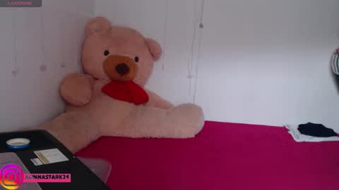 Anahi Browns online show from 10.01.25