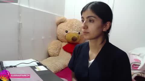 Anahi Browns online show from 10.17.25