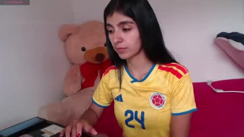 Snapshot of anahibrowns95 chatting on 06.23.26 Anahi Browns online show from 06.23.26