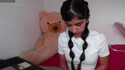 Snapshot of anahibrowns95 chatting on 07.16.26 Anahi Browns online show from 07.16.26