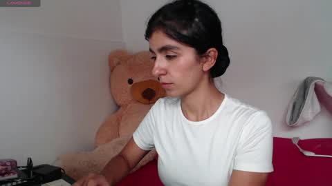 Snapshot of anahibrowns95 chatting on 07.23.26 Anahi Browns online show from 07.23.26