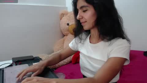 Snapshot of anahibrowns95 chatting on 08.03.26 Anahi Browns online show from 08.03.26