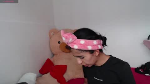 Snapshot of anahibrowns95 chatting on 08.04.26 Anahi Browns online show from 08.04.26