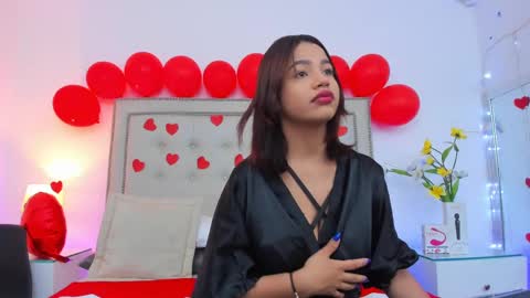 Snapshot of anahirivera chatting on 02.14.25 Anahi Rivera online show from 02.14.25