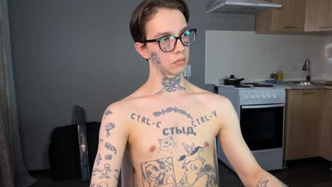 Snapshot of anahori_simon chatting on 12.14.24 simon online show from 12.14.24