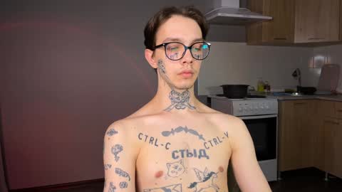 Snapshot of anahori_simon chatting on 12.22.24 simon online show from 12.22.24