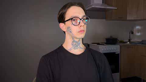 Snapshot of anahori_simon chatting on 12.28.24 simon online show from 12.28.24