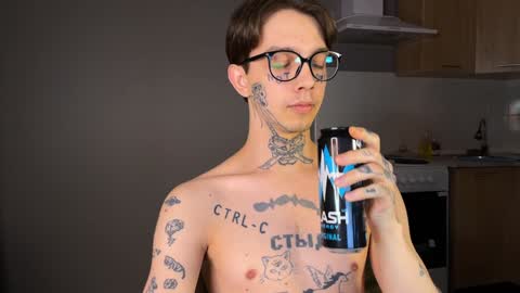 Snapshot of anahori_simon chatting on 12.29.24 simon online show from 12.29.24