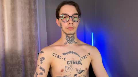 Snapshot of anahori_simon chatting on 01.05.25 simon online show from 01.05.25