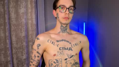 Snapshot of anahori_simon chatting on 01.06.25 simon online show from 01.06.25