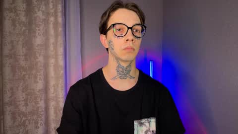 Snapshot of anahori_simon chatting on 01.14.25 simon online show from 01.14.25