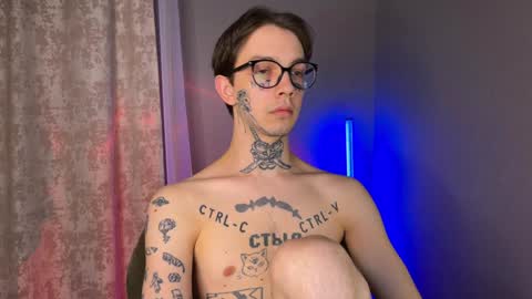 Snapshot of anahori_simon chatting on 01.17.25 simon online show from 01.17.25