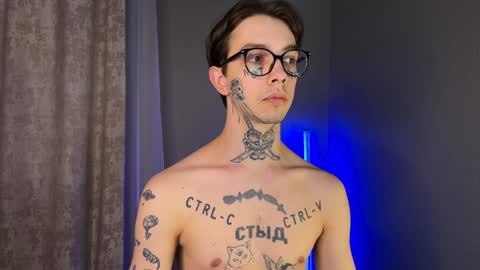 Snapshot of anahori_simon chatting on 01.18.25 simon online show from 01.18.25