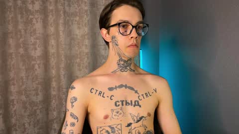 Snapshot of anahori_simon chatting on 02.03.25 simon online show from 02.03.25