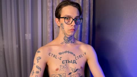 Snapshot of anahori_simon chatting on 02.07.25 simon online show from 02.07.25