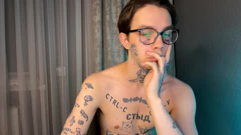 Snapshot of anahori_simon chatting on 02.07.25 simon online show from 02.07.25