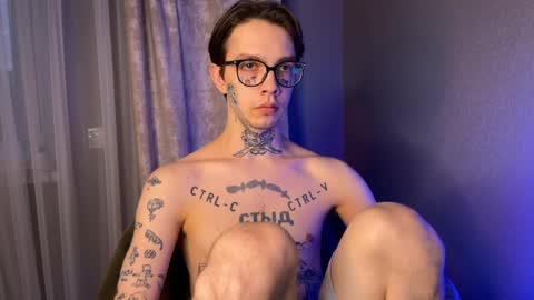 Snapshot of anahori_simon chatting on 02.08.25 simon online show from 02.08.25