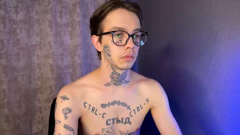 Snapshot of anahori_simon chatting on 02.10.25 simon online show from 02.10.25