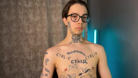 Snapshot of anahori_simon chatting on 02.12.25 simon online show from 02.12.25