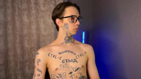 Snapshot of anahori_simon chatting on 02.15.25 simon online show from 02.15.25