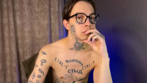 Snapshot of anahori_simon chatting on 02.16.25 simon online show from 02.16.25