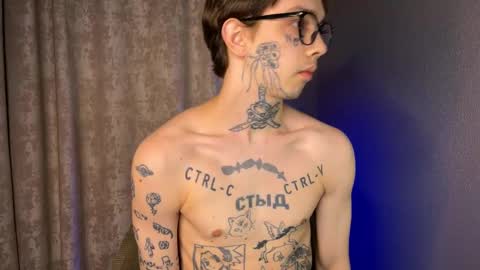 Snapshot of anahori_simon chatting on 02.18.25 simon online show from 02.18.25