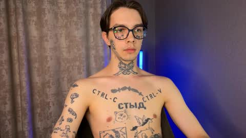 Snapshot of anahori_simon chatting on 02.19.25 simon online show from 02.19.25