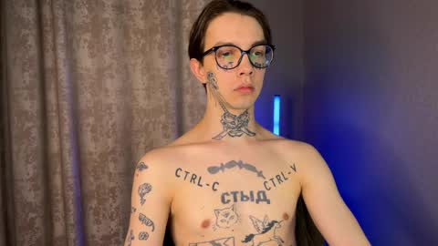 Snapshot of anahori_simon chatting on 02.20.25 simon online show from 02.20.25