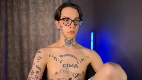 Snapshot of anahori_simon chatting on 02.21.25 simon online show from 02.21.25