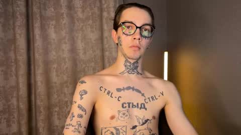 Snapshot of anahori_simon chatting on 02.25.25 simon online show from 02.25.25