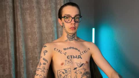 Snapshot of anahori_simon chatting on 02.25.25 simon online show from 02.25.25