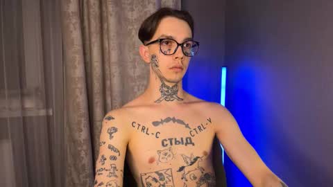 Snapshot of anahori_simon chatting on 03.03.25 simon online show from 03.03.25