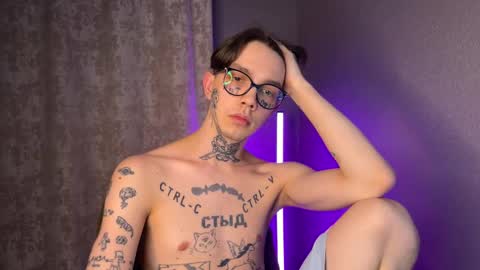 Snapshot of anahori_simon chatting on 03.05.25 simon online show from 03.05.25