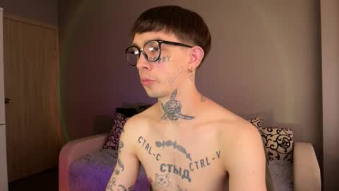 Snapshot of anahori_simon chatting on 09.09.25 simon online show from 09.09.25