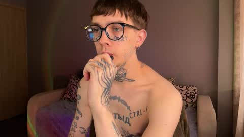 Snapshot of anahori_simon chatting on 09.10.25 simon online show from 09.10.25