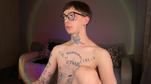 Snapshot of anahori_simon chatting on 09.14.25 simon online show from 09.14.25