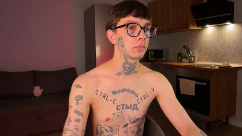 Snapshot of anahori_simon chatting on 10.11.25 simon online show from 10.11.25